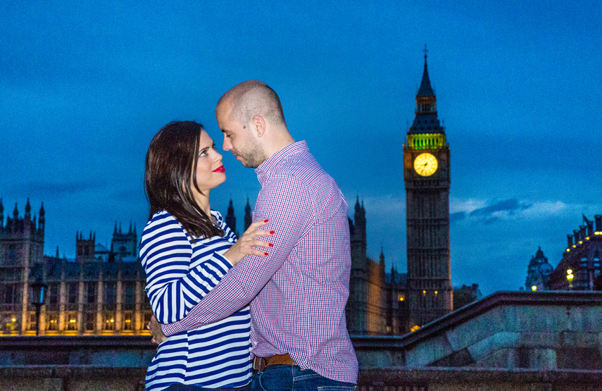 Photographer for couples portraits with London landmarks